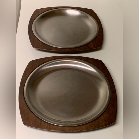 Set of 2 Vintage Mid Century Modern Genuine Walnut Steel Sizzler Plates - Picture 3 of 16